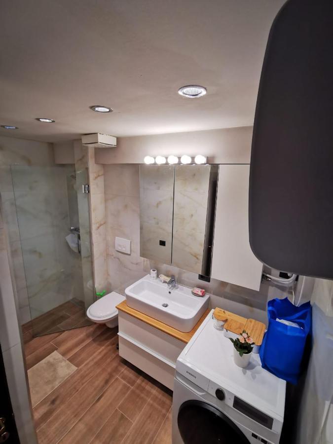 The Cozy Flat Apartment Tirana Bagian luar foto